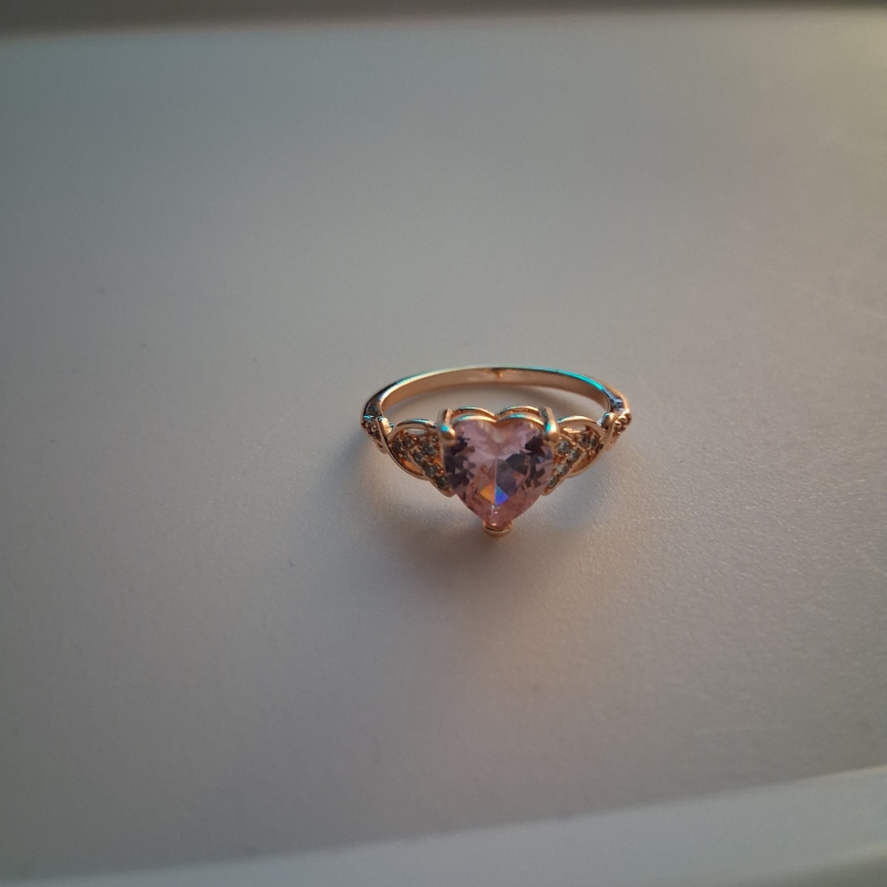 Elegant Heart-Shaped Pink Stone Rose Gold Ring